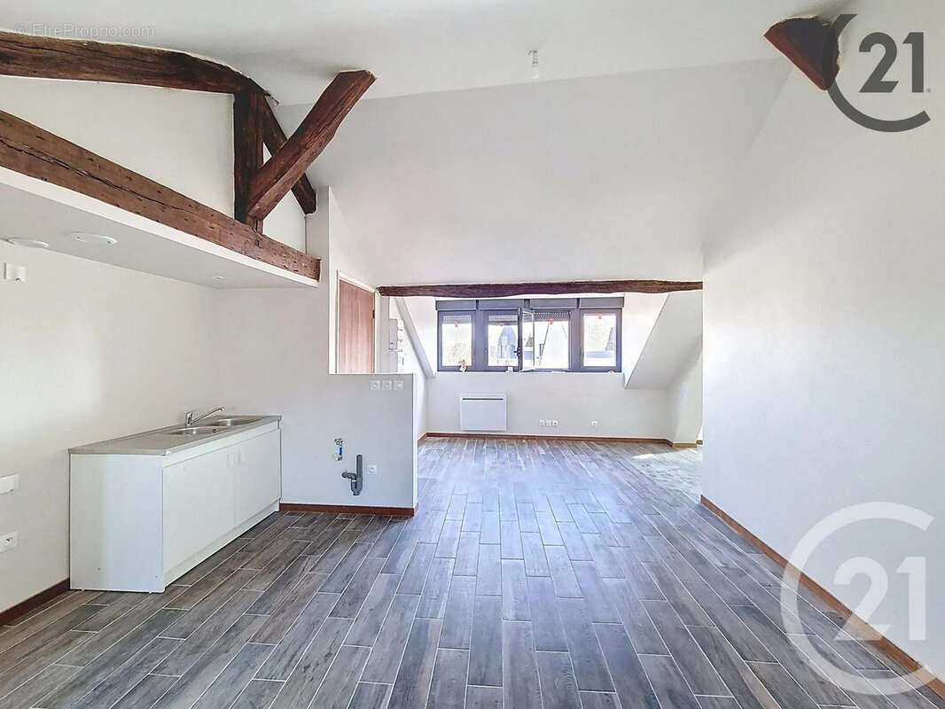 Appartement à BRIE-COMTE-ROBERT