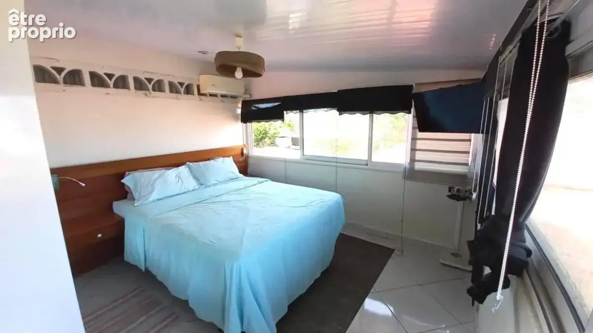 Immeuble R+2 / 425m² Cayenne Centre Ville - photo 2