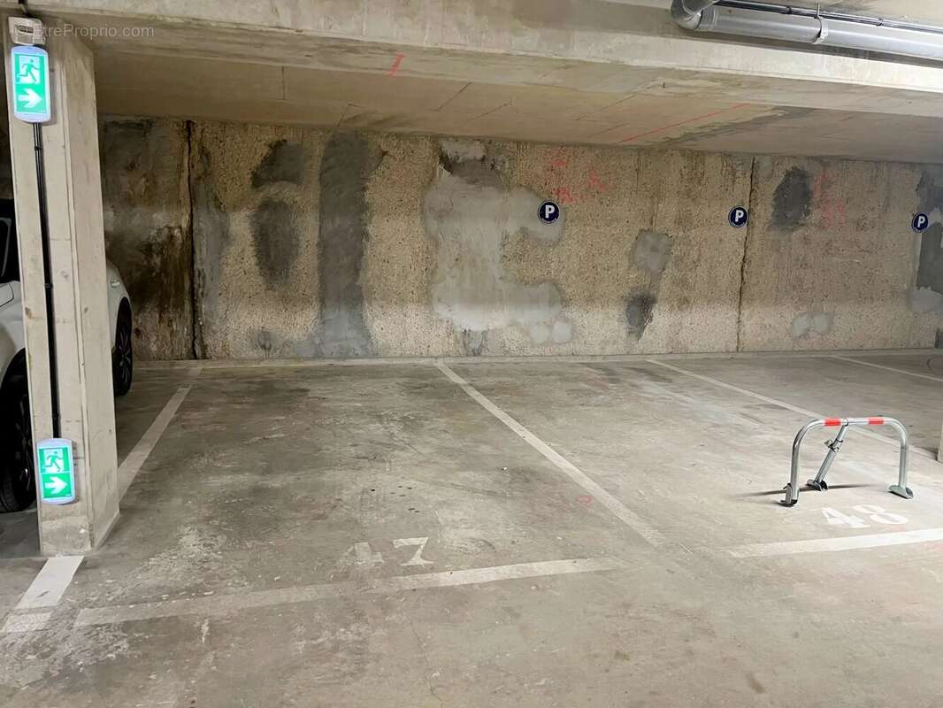 Parking à LIVRY-GARGAN
