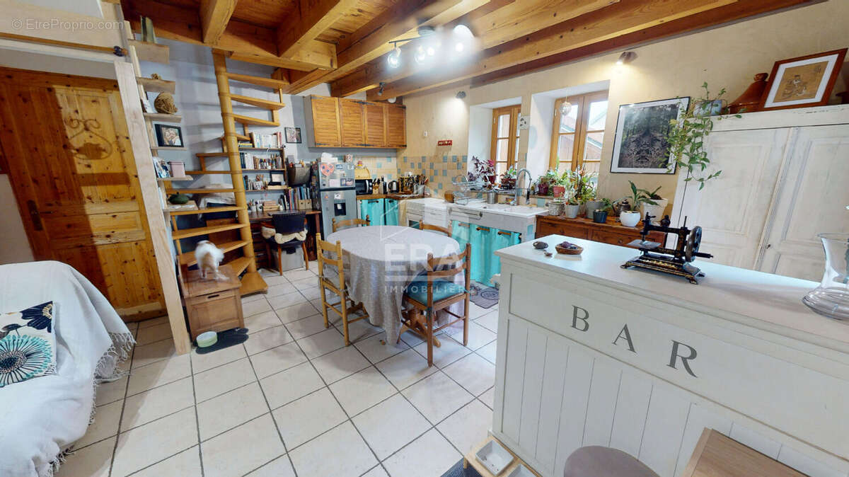 Maison à MERIGNAT