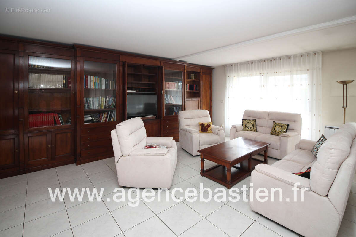 Maison à DIVONNE-LES-BAINS