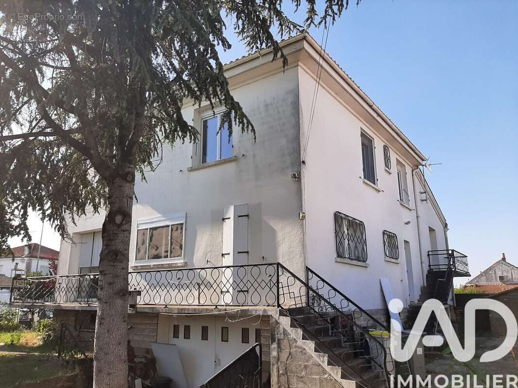 Photo 2 - Maison à ROCHEFORT