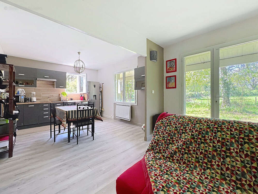 Maison à VENANSAULT