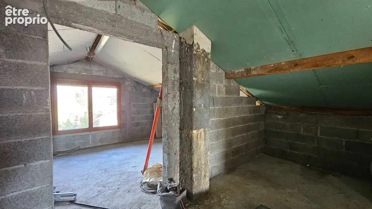 A vendre à CHINDRIEUX, maison individuelle avec fort potentiel d’évolution – Jusqu’à 140 m² habitables. Terrain et garage. Lac d - photo 16