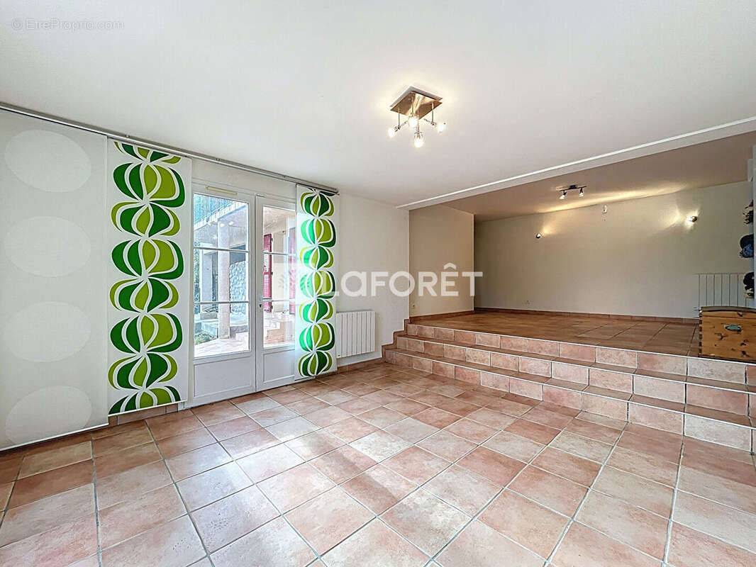 Maison à MONTESQUIEU-DES-ALBERES