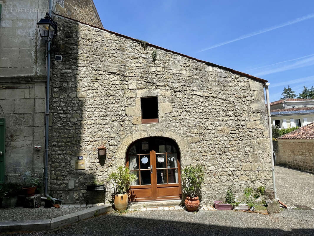 Maison à SAINT-SAVINIEN