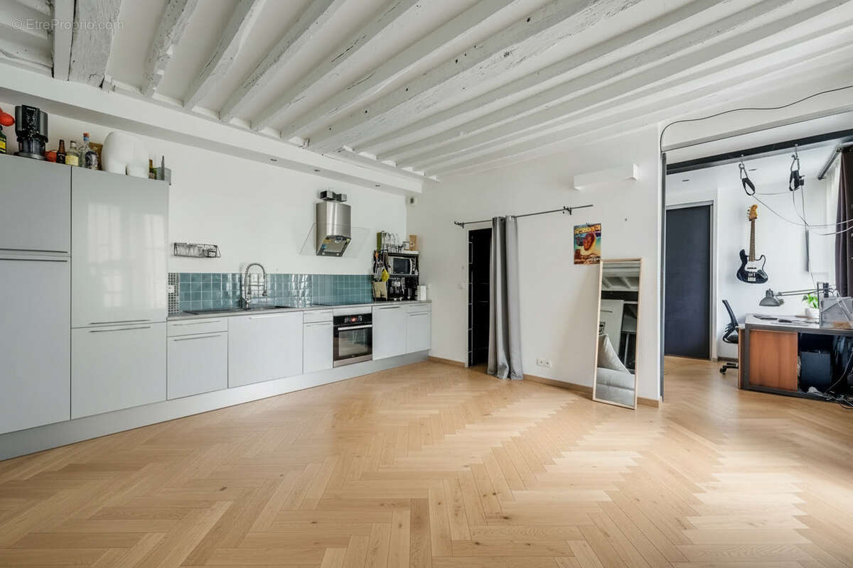 Appartement à PARIS-11E