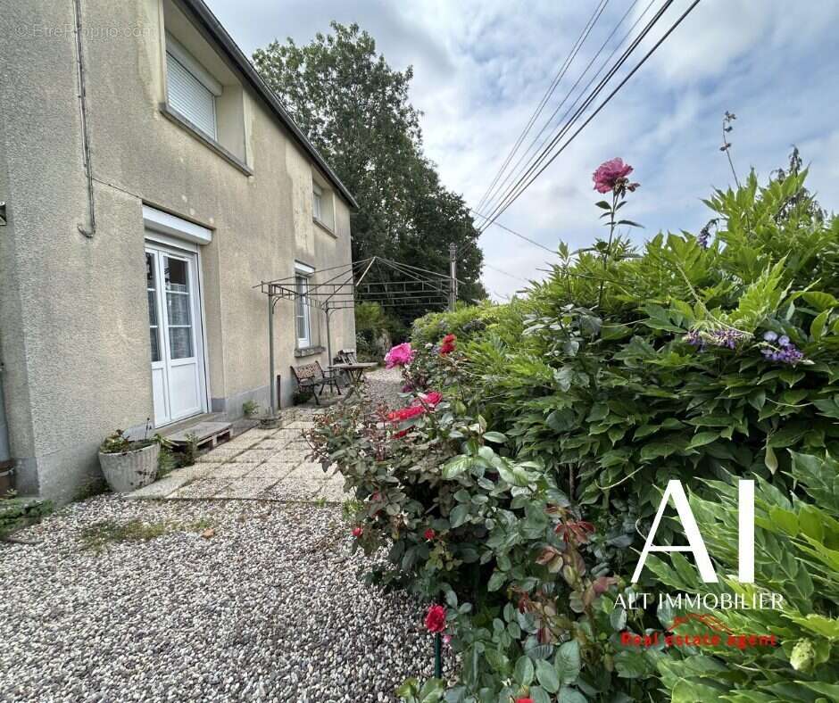 Maison à PONT-D&#039;OUILLY