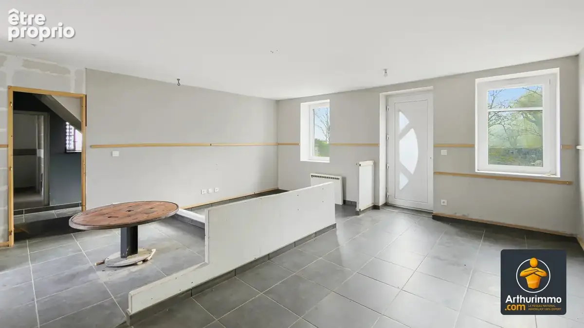 RETOURNAC – Appartement avec jardin attenant et terrain plat non attenant, en bord de Loire. - photo 7
