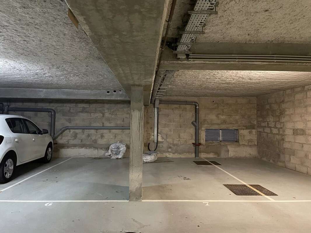 Parking à JUVISY-SUR-ORGE