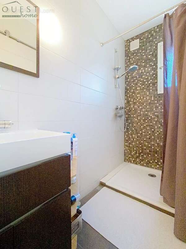 Maison familiale de 6 chambres avec jardin paysagé et piscin - photo 8