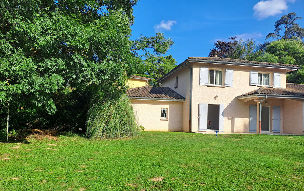 Maison à FONTAINES-SAINT-MARTIN