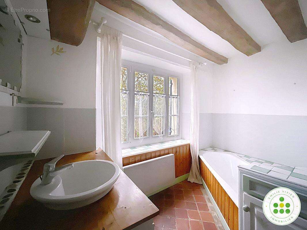 Maison à TREMBLAY-LES-VILLAGES