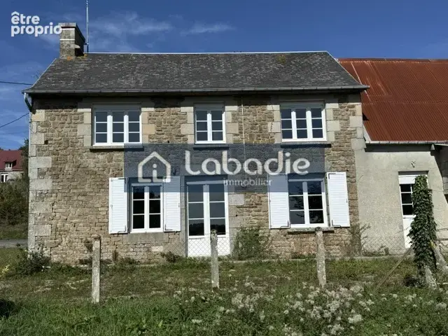 Maison à SAINT-CHRISTOPHE-DE-CHAULIEU