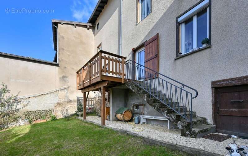 Maison à COURZIEU