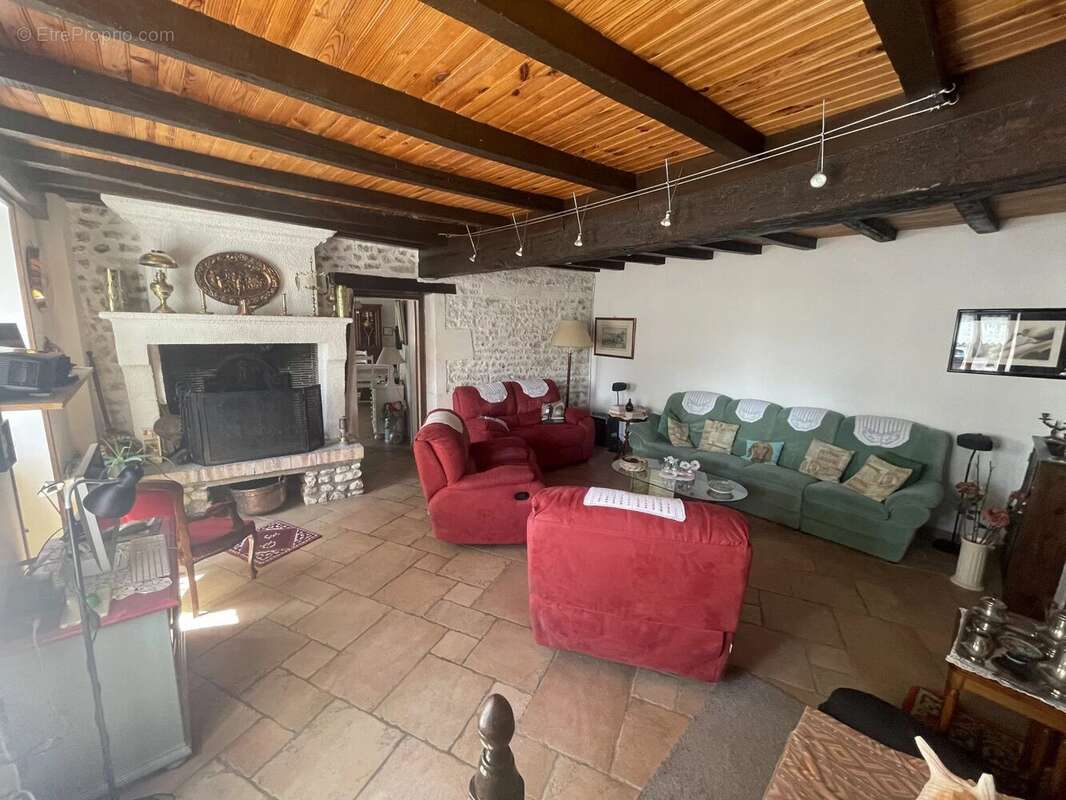 Maison à COURGEAC
