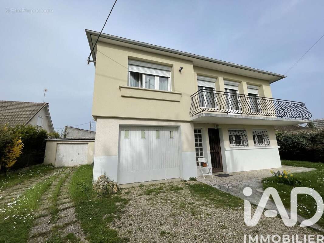 Photo 2 - Maison à JOIGNY