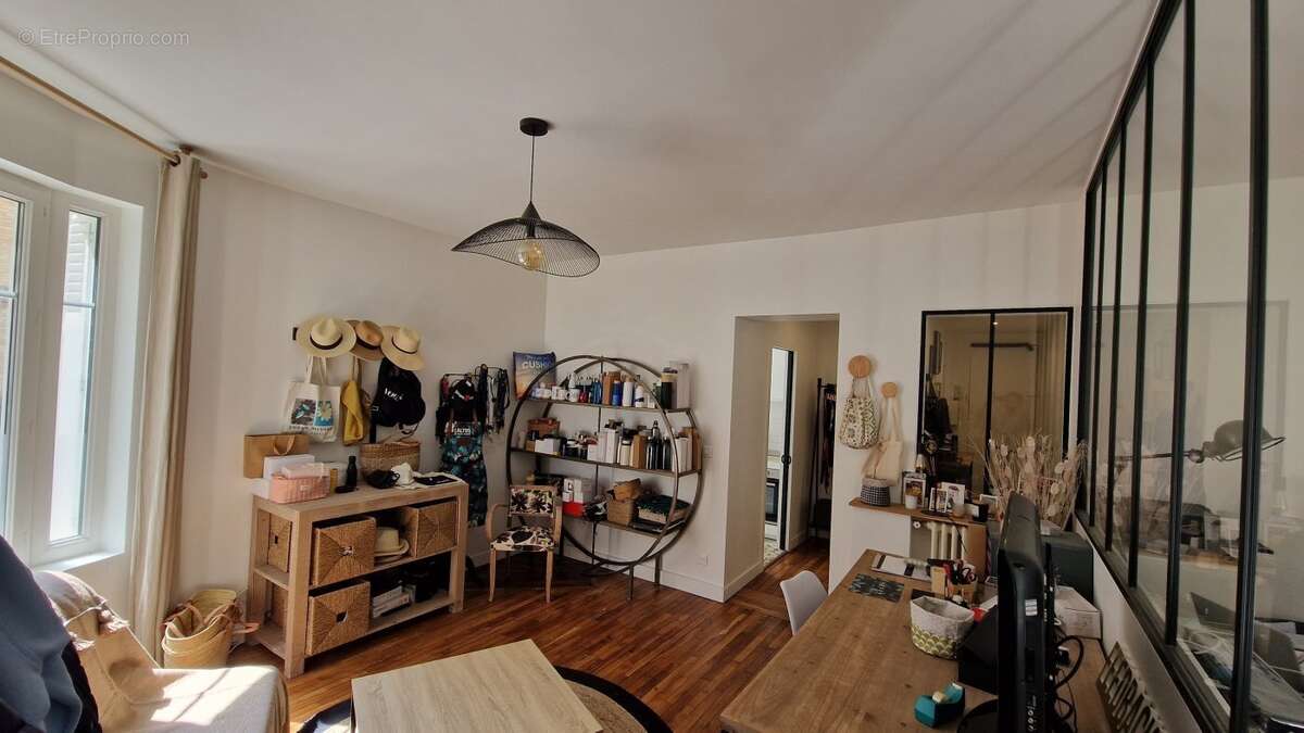 Appartement à COURBEVOIE