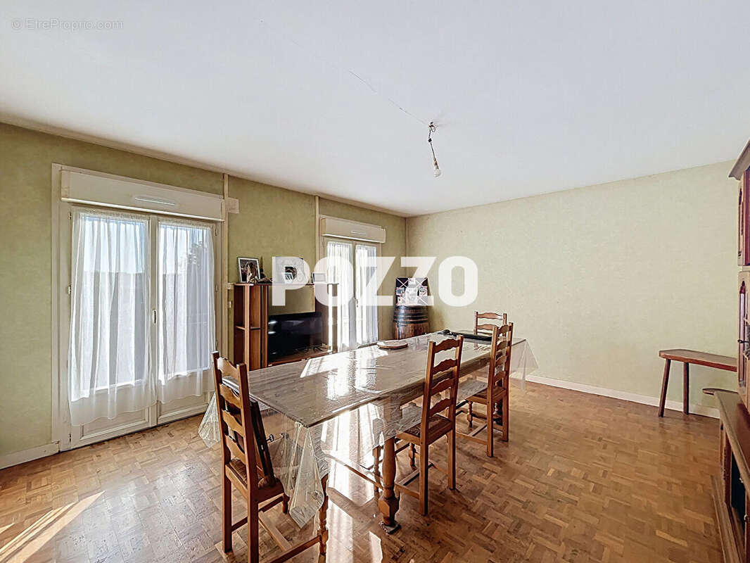 Maison à SAINT-HILAIRE-DU-HARCOUET