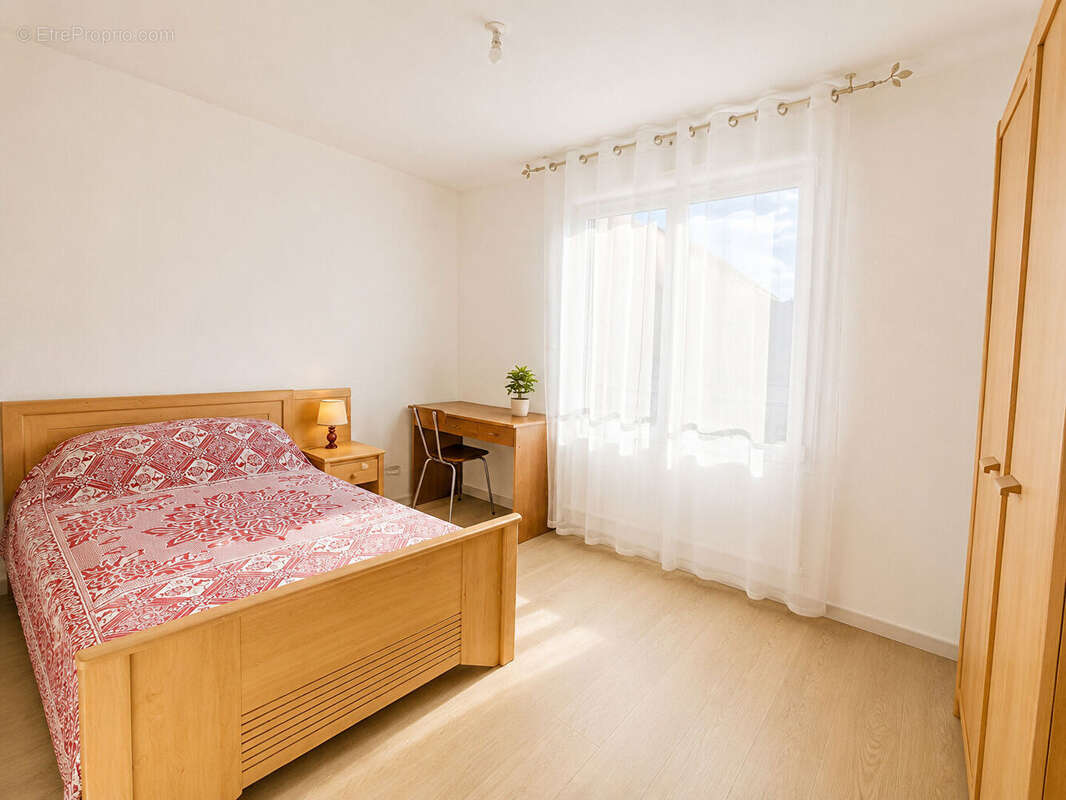 Maison à CONDE-SAINTE-LIBIAIRE