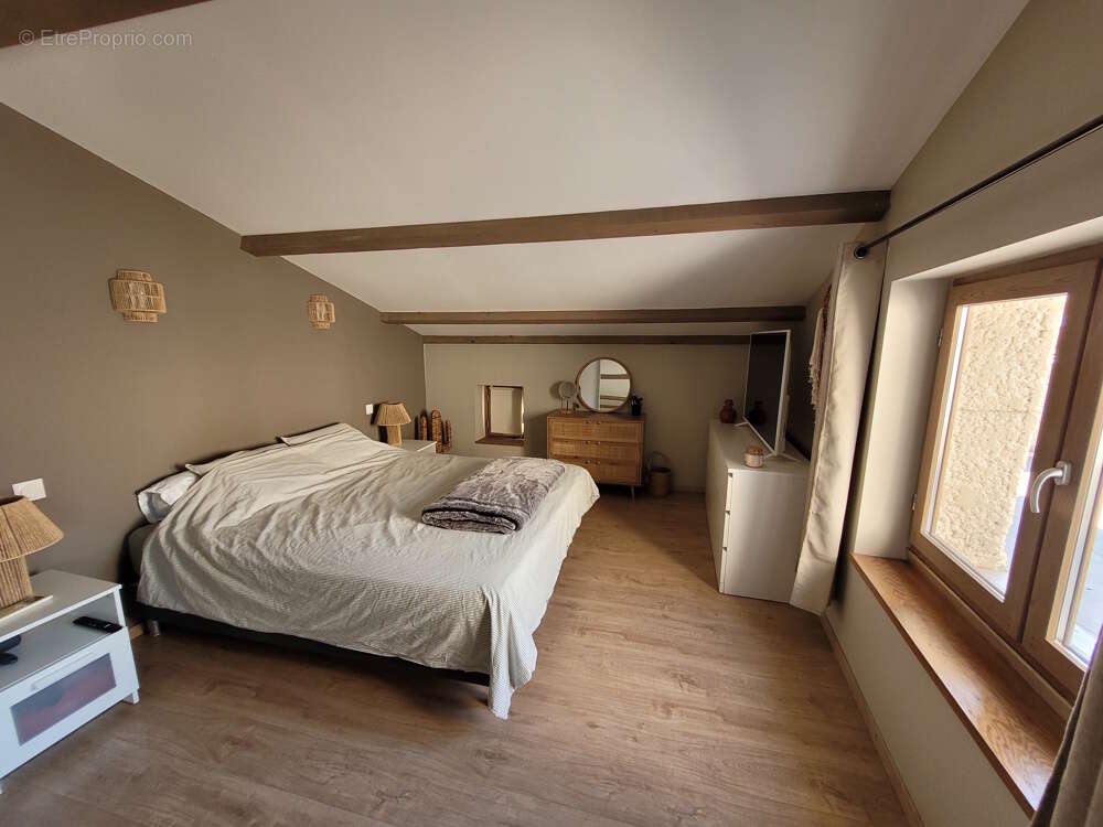 Superbe maison de village rénovée avec caves et terrasses. - photo 11