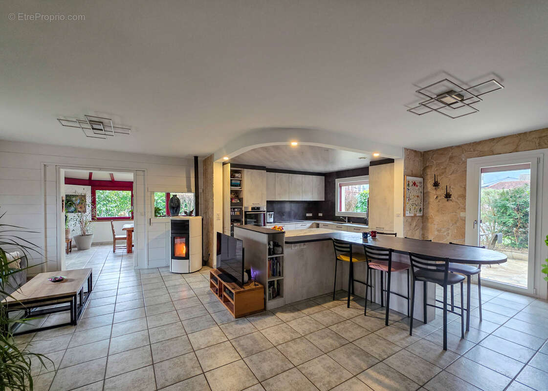 Maison à BONS-EN-CHABLAIS