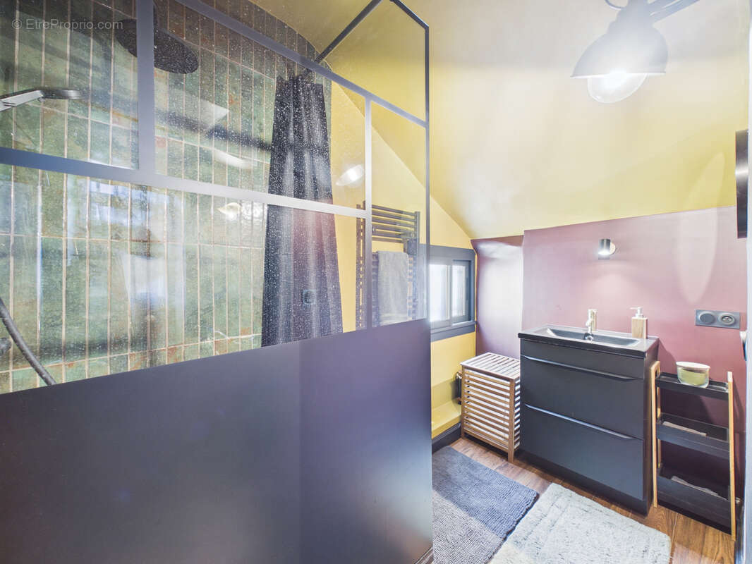 Appartement de type 2 - centre historique - Chambery - 30 m2 - photo 7