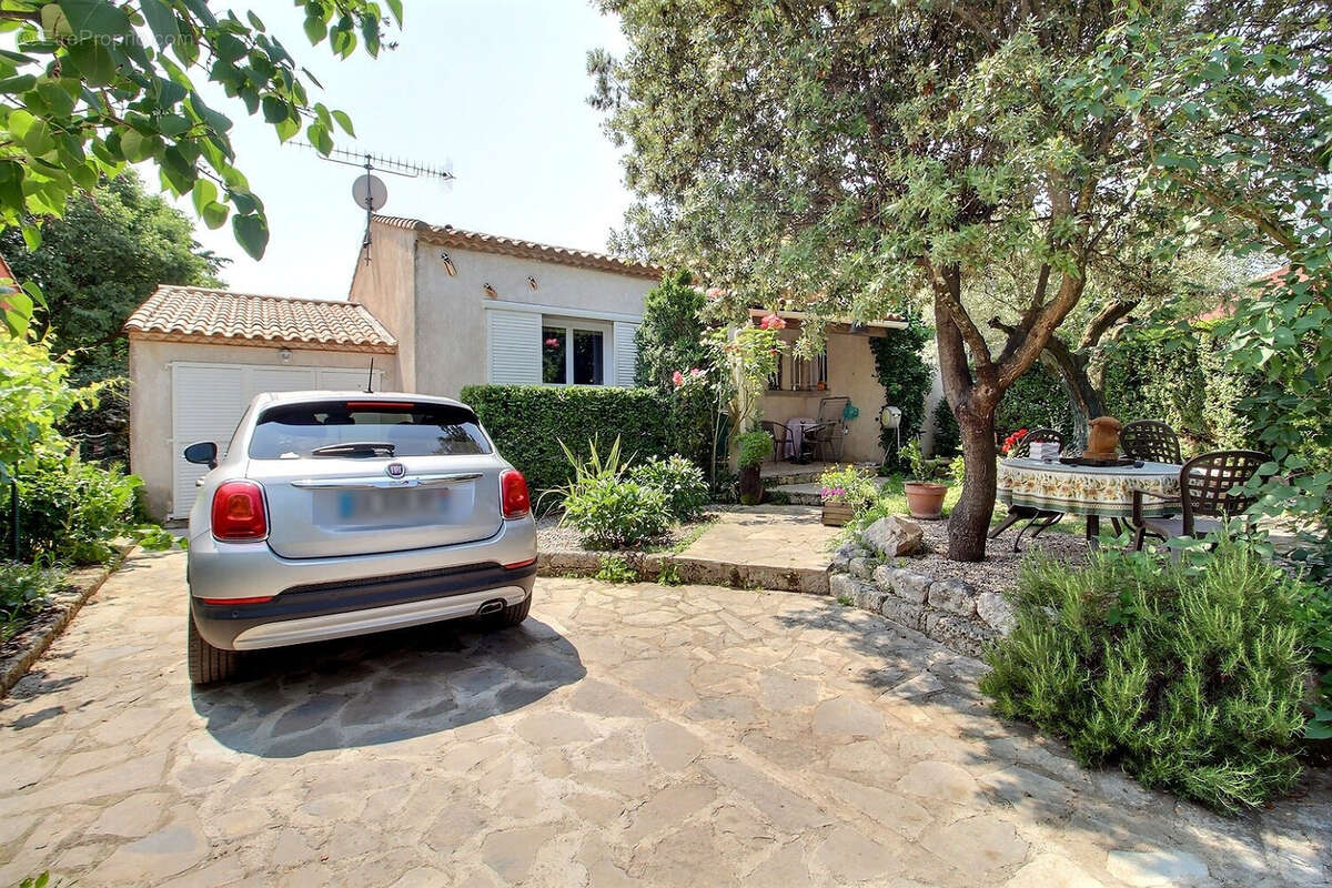 Maison à SAINT-MARTIN-DE-LONDRES