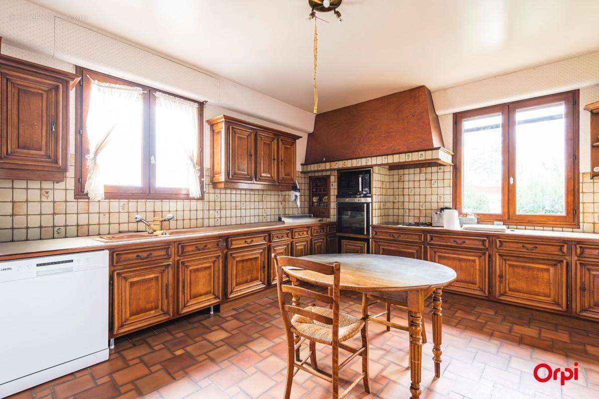 Maison à CHIGNY-LES-ROSES
