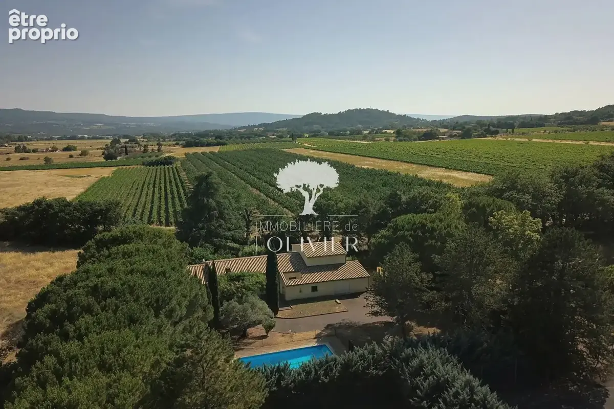 Maison 7 pièces 250 m² à vendre à Saint-Saturnin-Les-Apt (84490) - photo 2