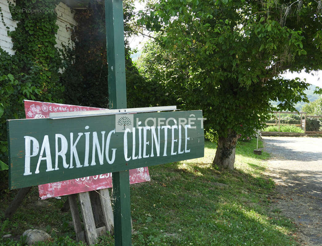 Commerce à VARILHES