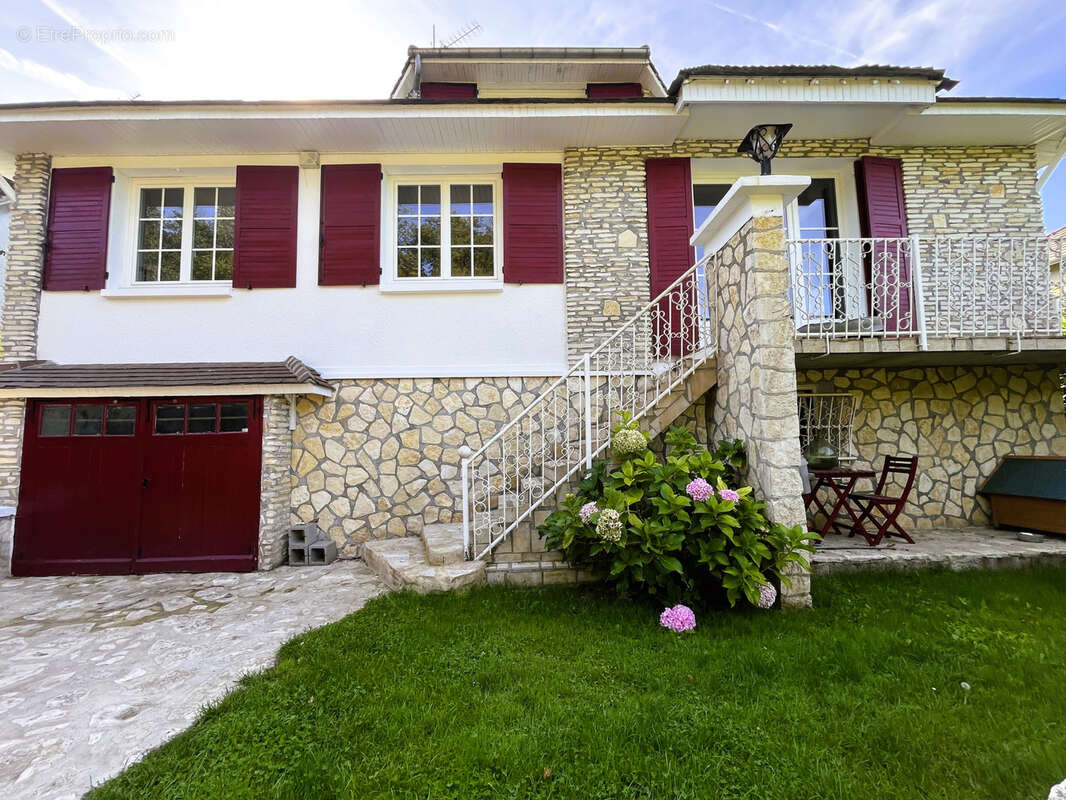 Maison à SAINT-PREST