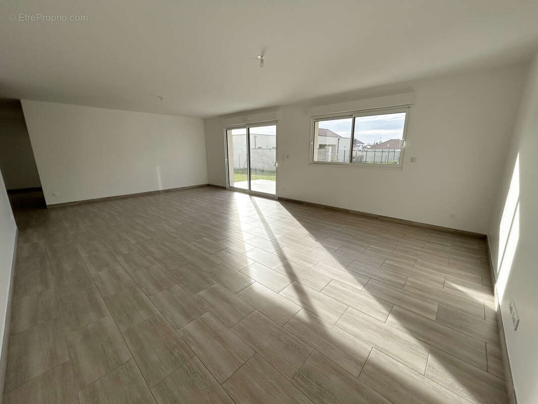 Maison à BREVIANDES