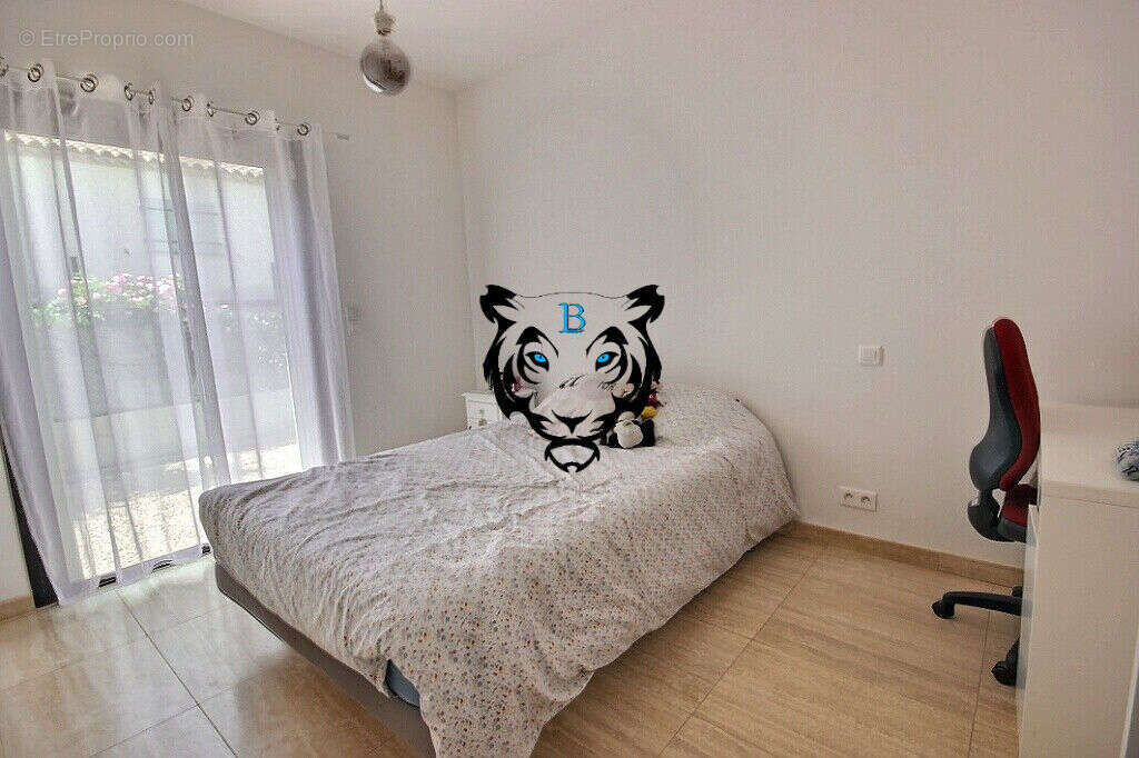 Maison à ROQUEBRUNE-SUR-ARGENS