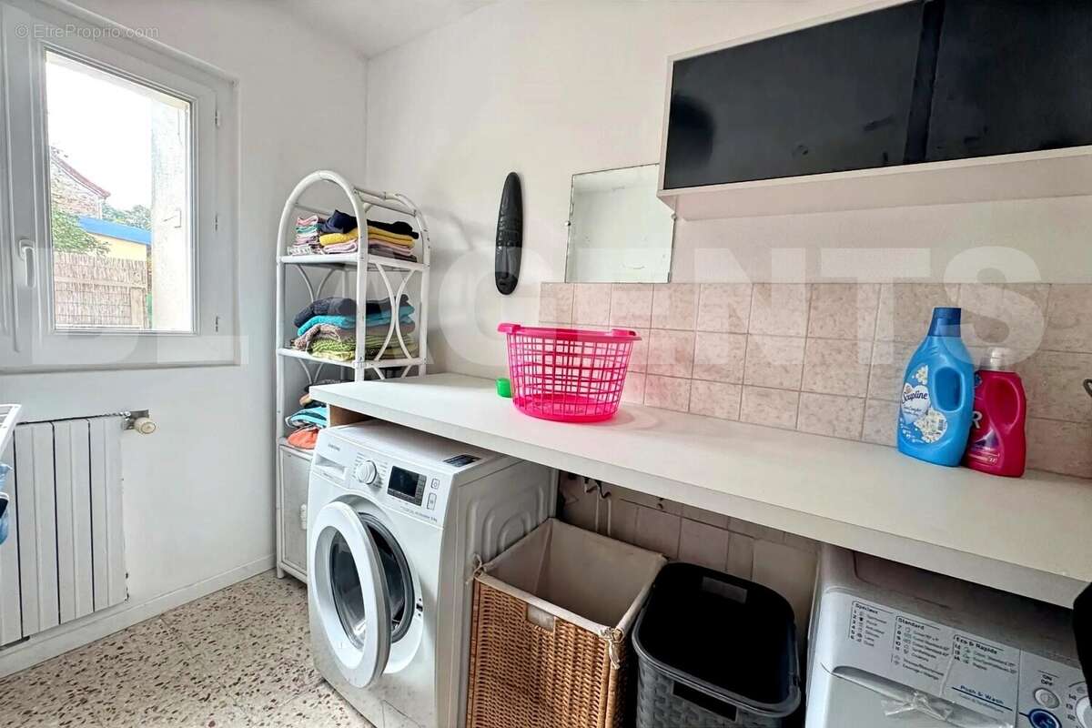 hoqi-aa9e90b255684405acb6507325b810e7 - Maison à COULOMMIERS