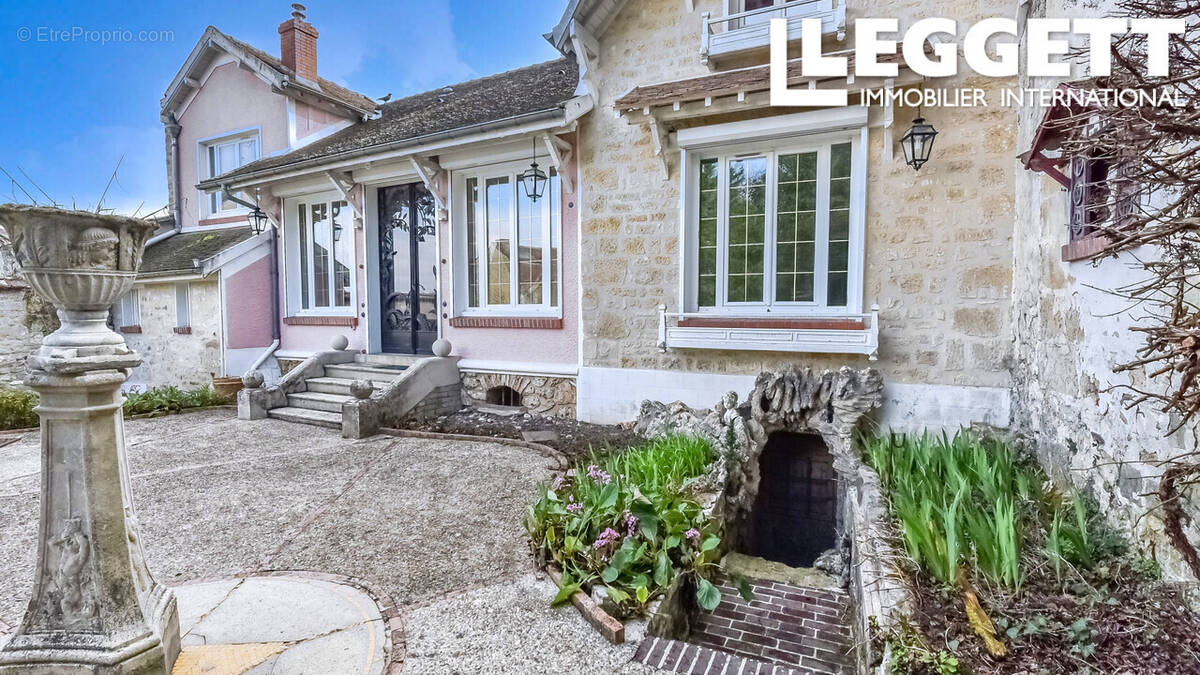 Maison à JOUY-LE-MOUTIER
