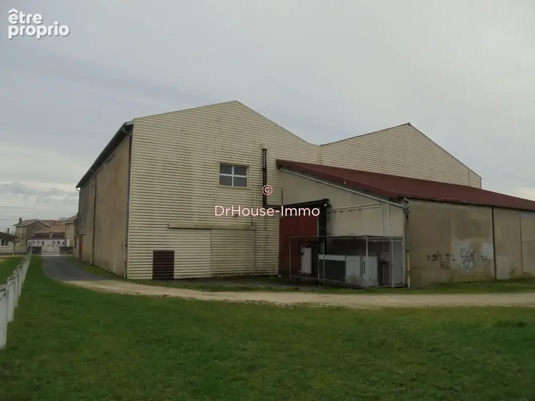 Commerce 1 500 m² à vendre à Lansac (33710) - photo 18