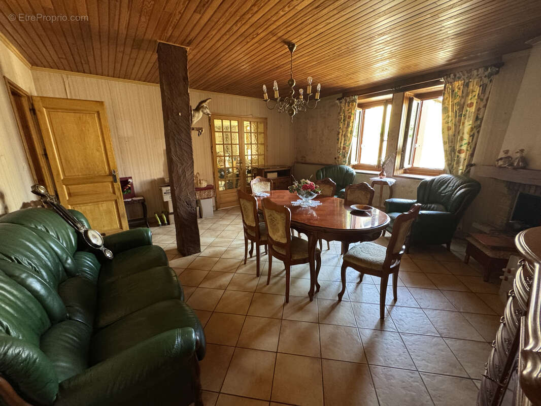 Maison à SAINT-VICTURNIEN