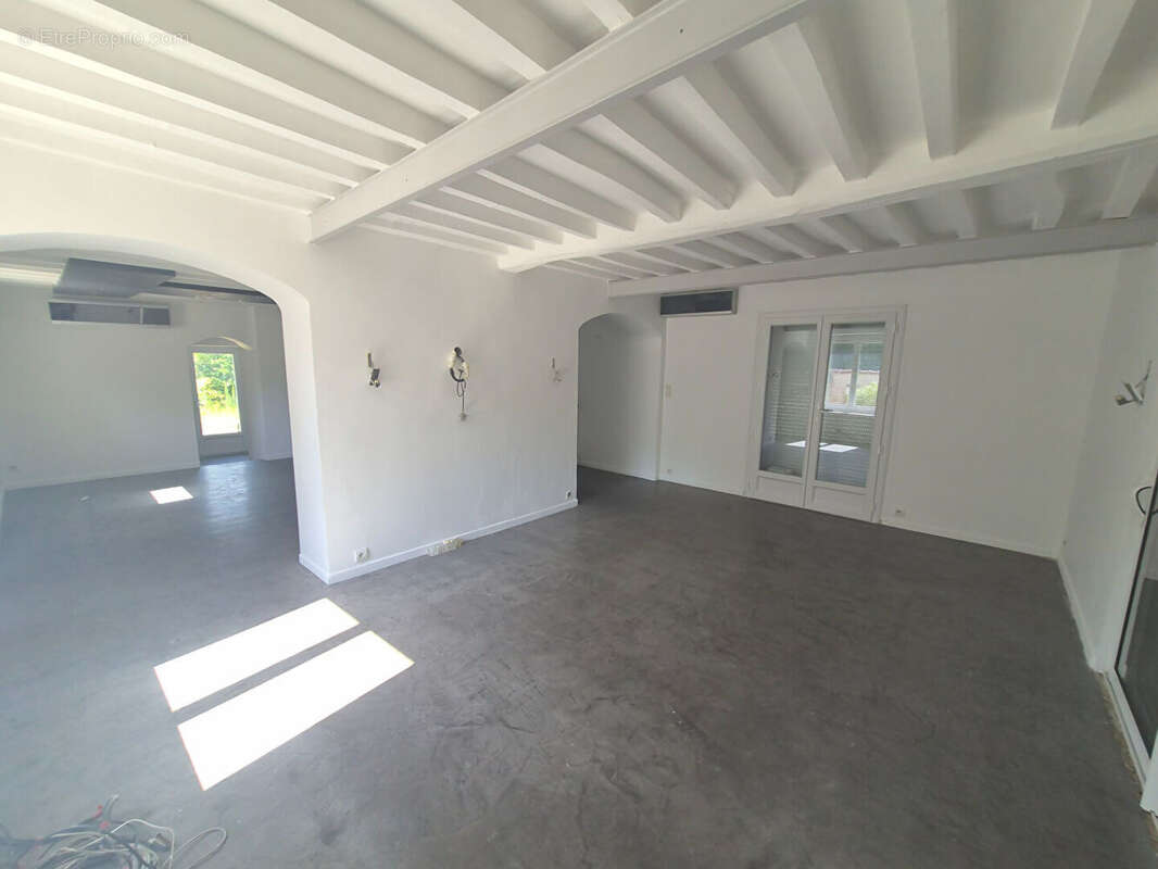 Maison sur terrain de 850 m² + terrain boisé de 1 020 m² - photo 2