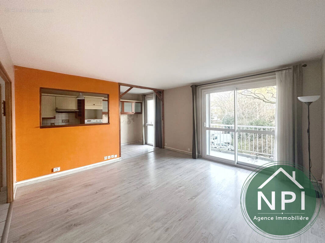Appartement à VAUX-LE-PENIL