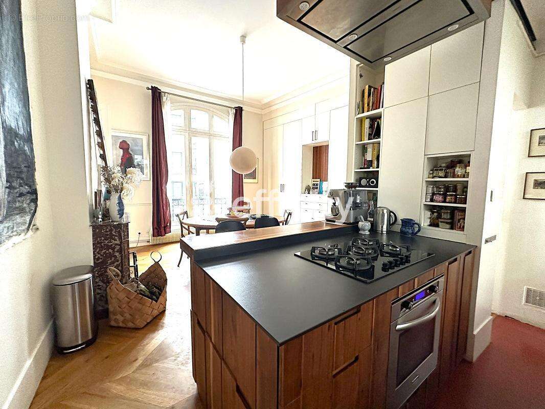 Appartement à PARIS-11E