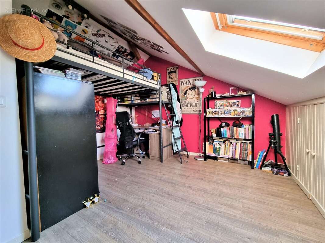 Maison à LES CLAYES-SOUS-BOIS