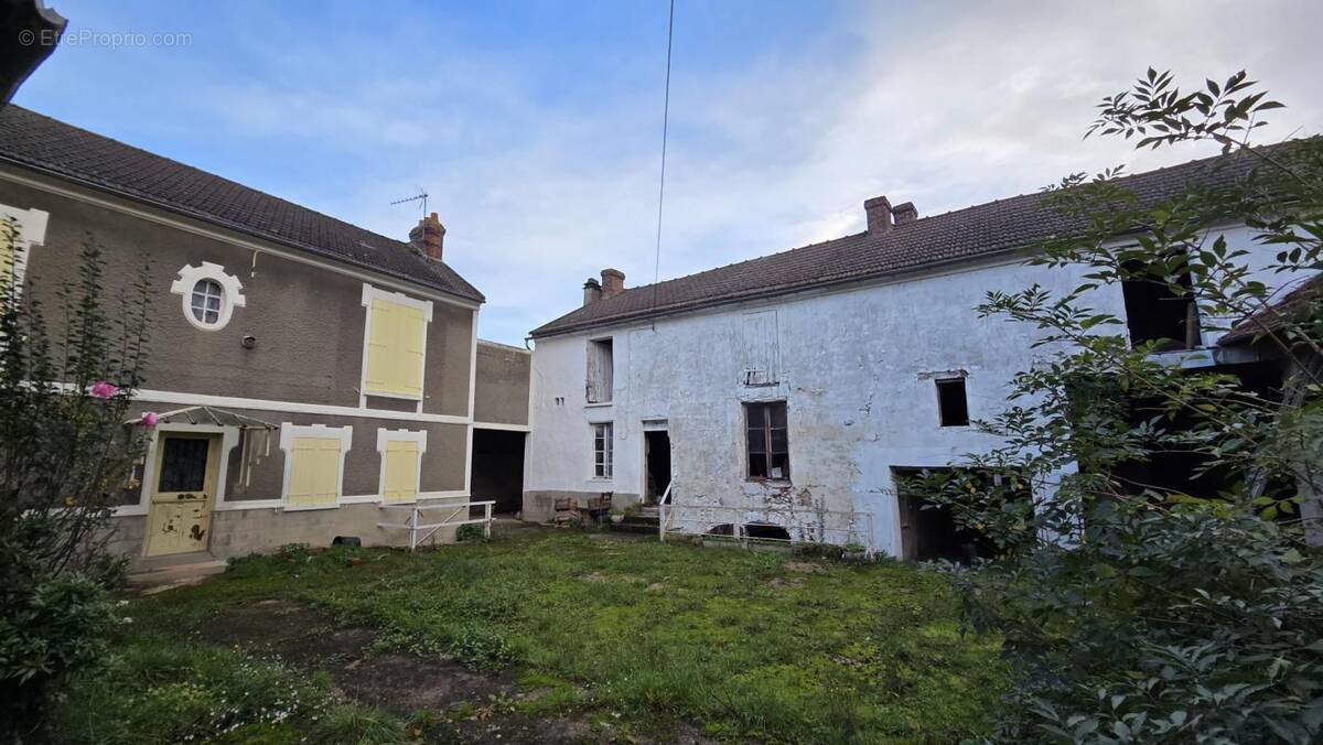 Maison à MEZIERES-SUR-SEINE