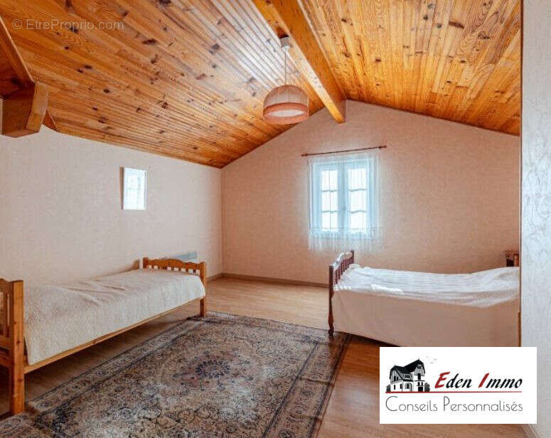 Maison 230 m² à Dignac  - photo 8