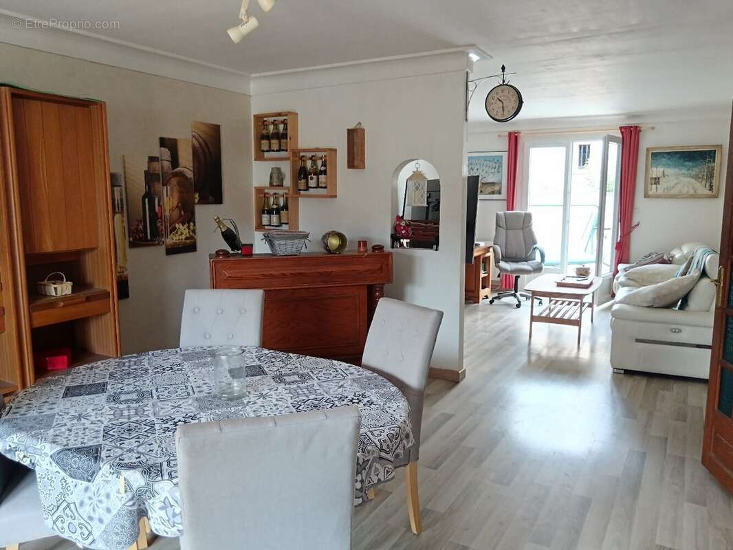 Maison à MONTADY