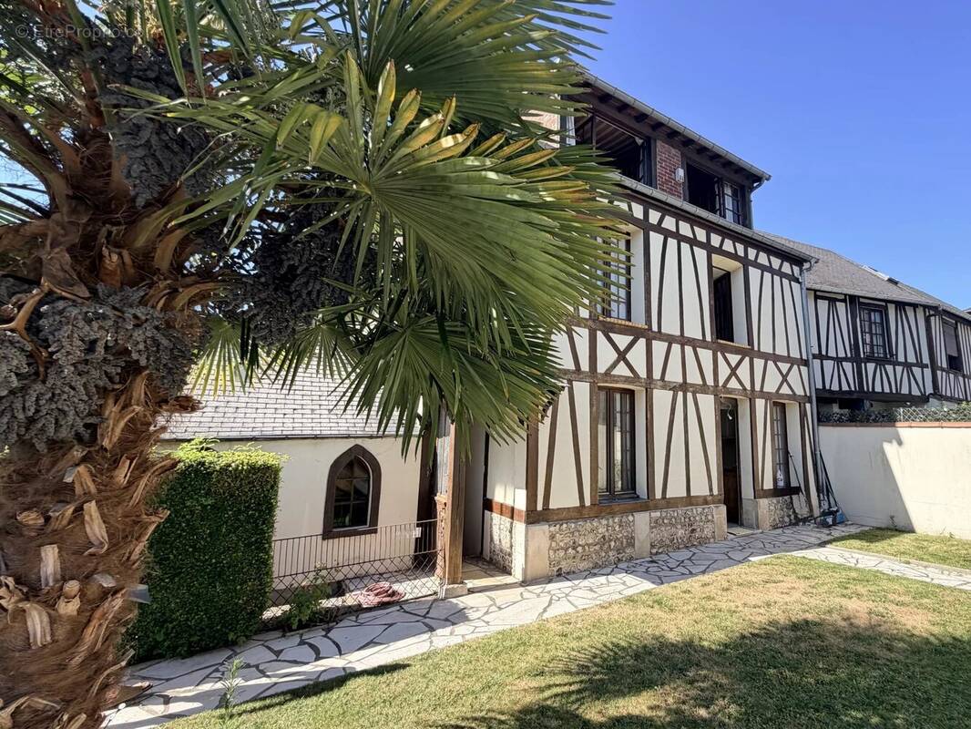 Maison à DEVILLE-LES-ROUEN