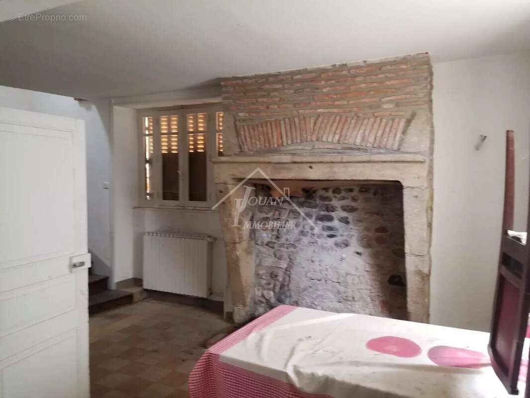 Maison à COSNE-D&#039;ALLIER