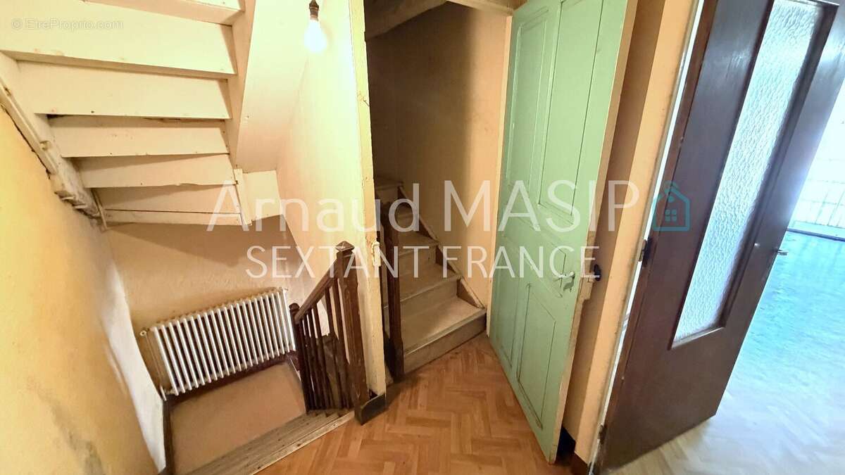 Maison de hameau 4f a renover, 3-ch, jardin, terrasse, grange attenante - photo 10