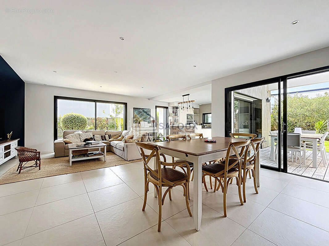 Vente maison contemporaine de 184m² - billiers - photo 6