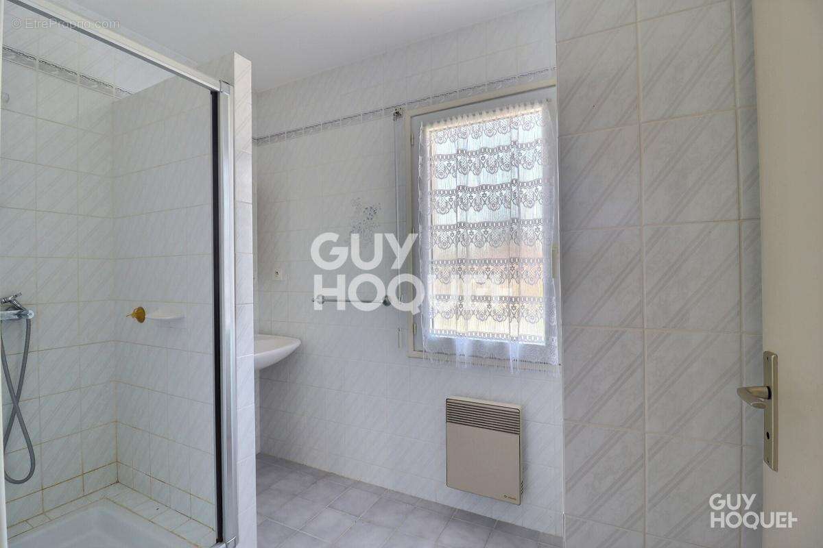 Maison à SAINT-GERMAIN-DE-MARENCENNES